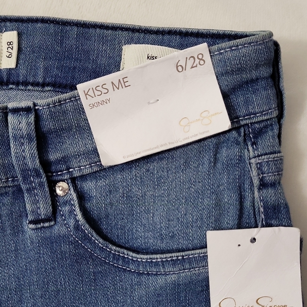 NWT Jessica Simpson Kiss Me Skinny Jeans Women's Blue Medium Wash Denim 6/28 - Picture 8 of 16